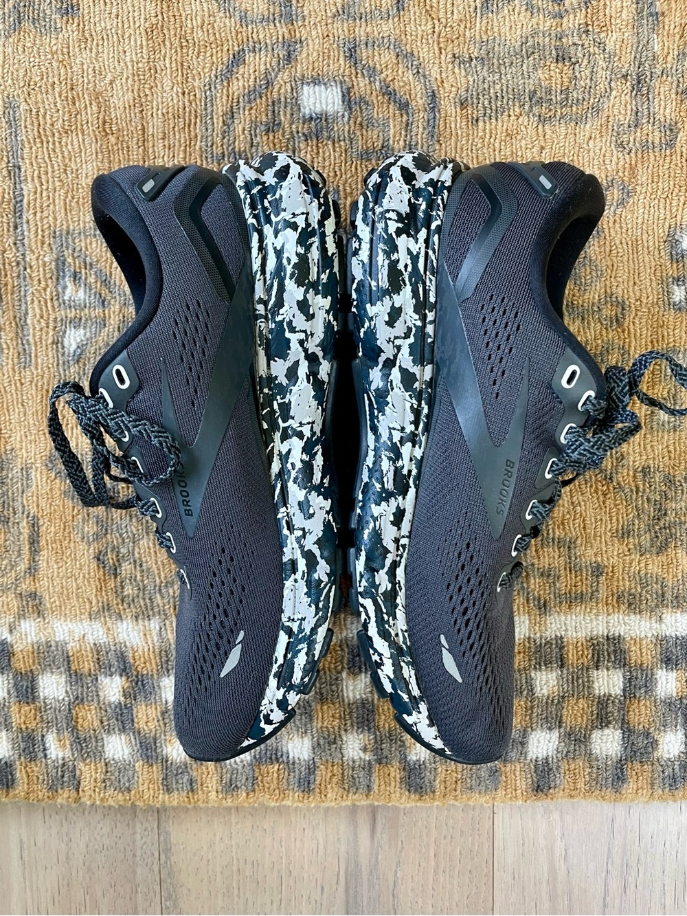 Brooks Ghost 15 Running Shoes Black Camo Sole Women’s Size 6.5